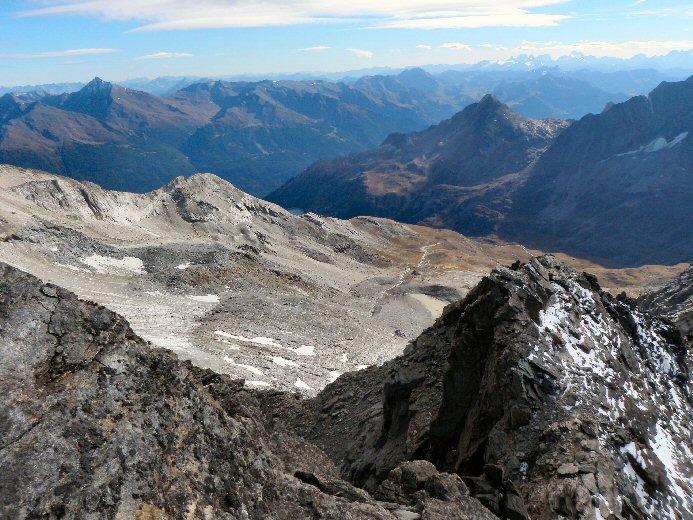 Arete du Soleil (51).jpg - Et le barrage de Plan d'Amont tout en bas...